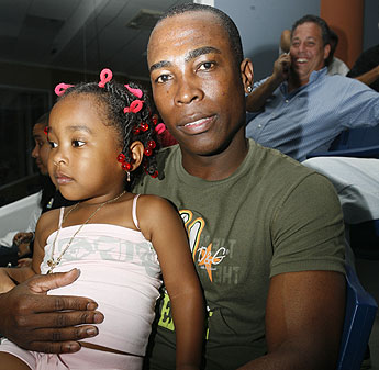 SocialSports Alfonso Soriano disfrutando del sábado junto a su esposa.